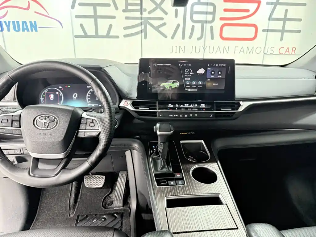 Toyota Granvia 2025 — фото 12