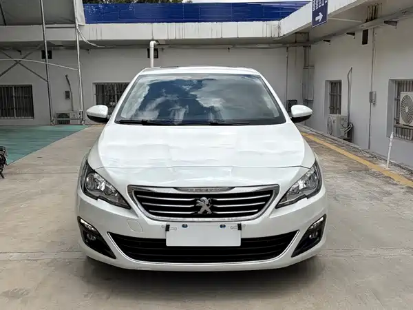 Peugeot 408 2016