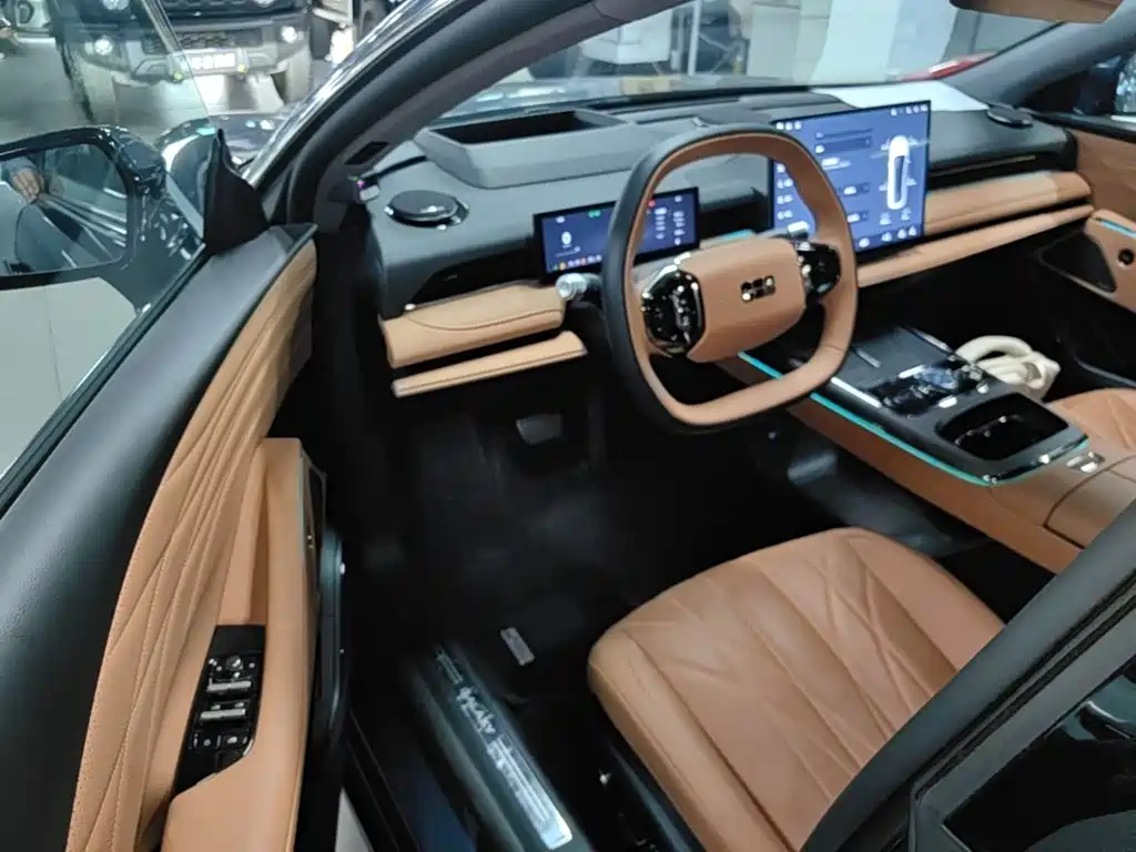 Geely Galaxy Starshine 8 2025 — фото 16