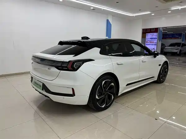 Zeekr 001 2023