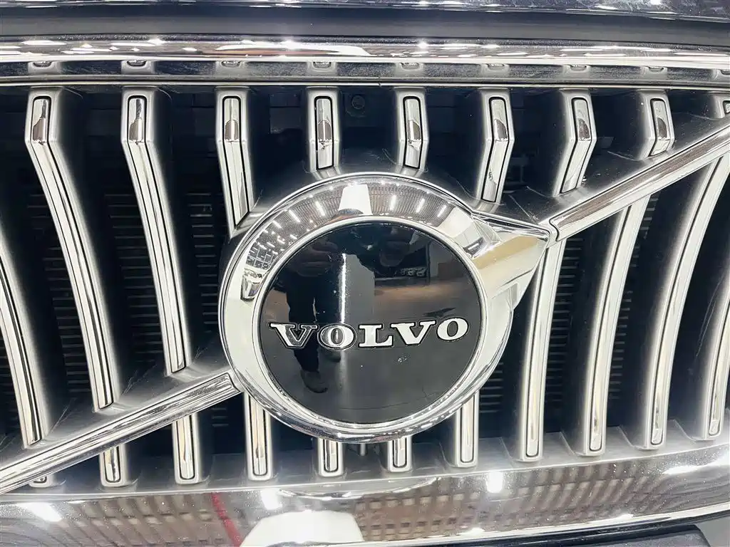 Volvo XC90 2021 — фото 24