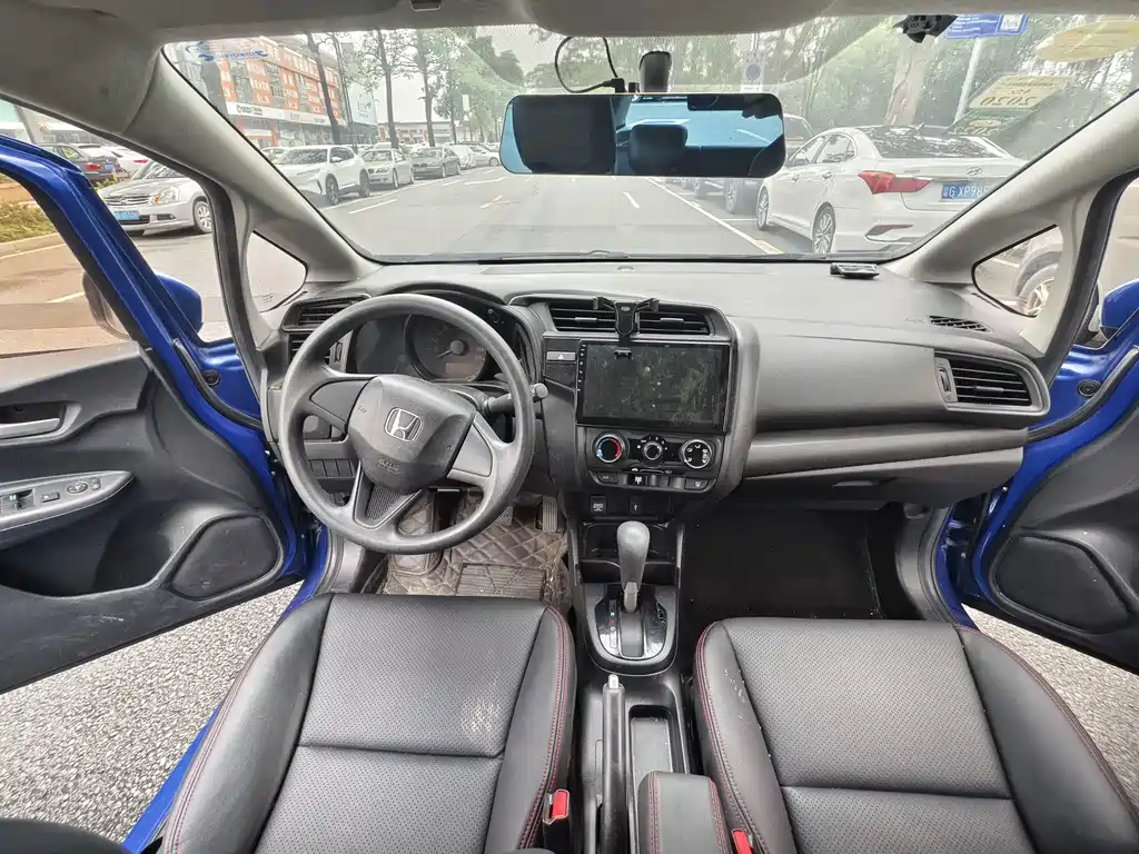 Honda Fit 2018 — фото 12