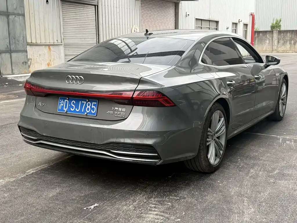 Audi A7L 2024 — фото 9