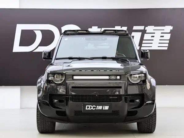 Land Rover Defender 2022