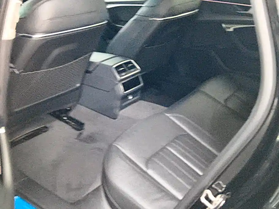 Audi A6L 2022 — фото 11