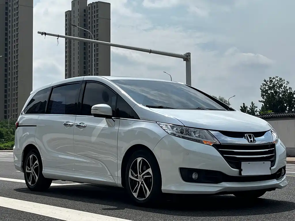 Honda Odyssey 2018 — фото 3