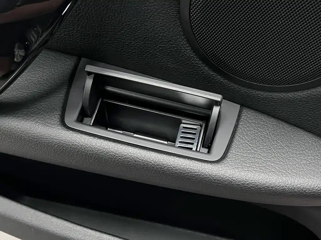 BMW 3 Series 2016 — фото 33
