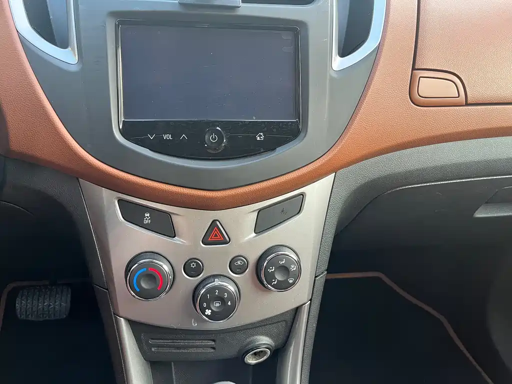 Chevrolet Trax 2015 — фото 14