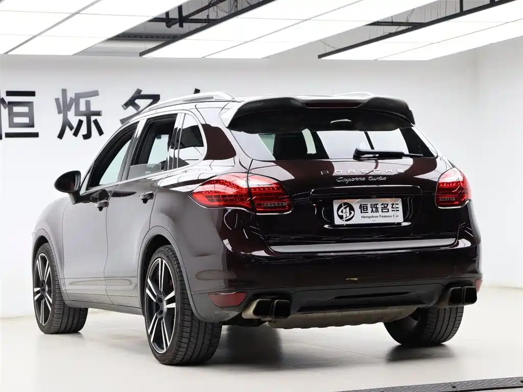 Porsche Cayenne 2016 — фото 29