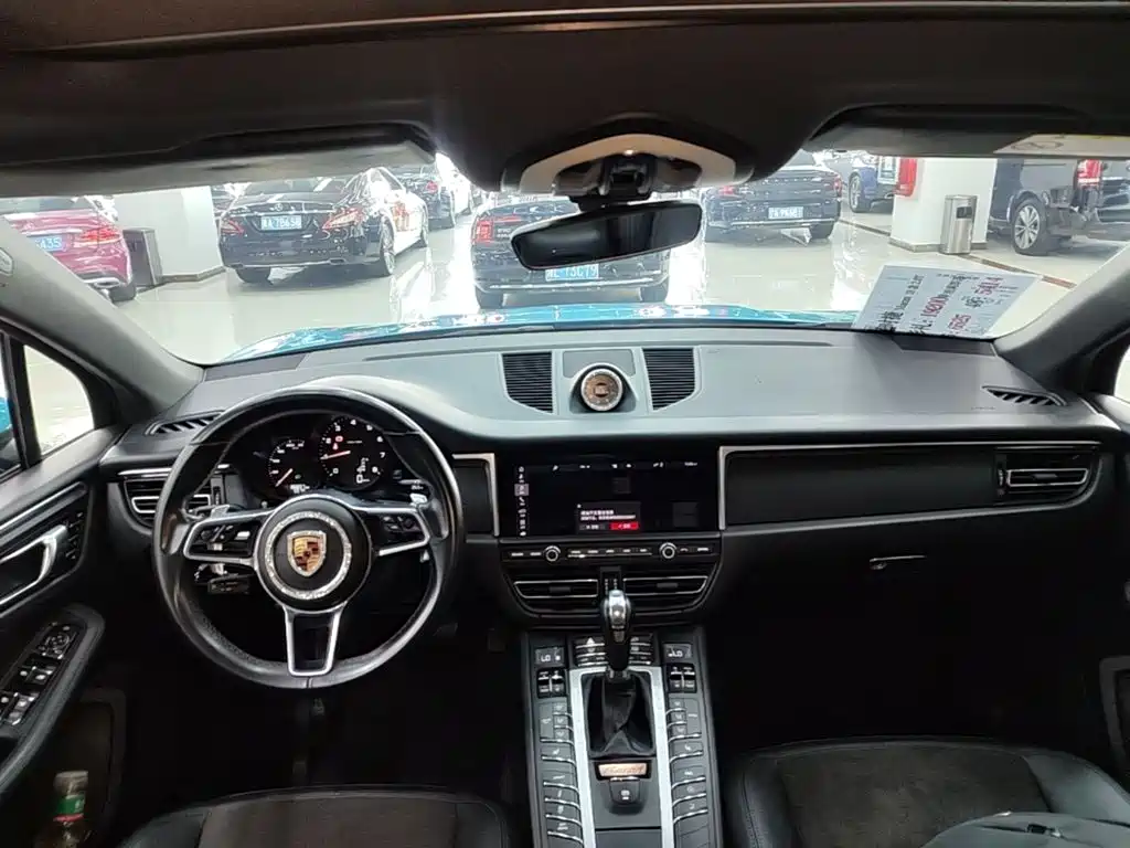 Porsche Macan 2019 — фото 10