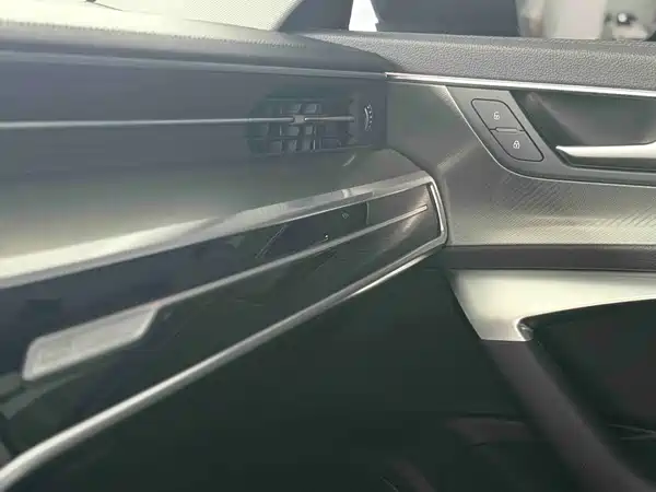 Audi A6L 2021