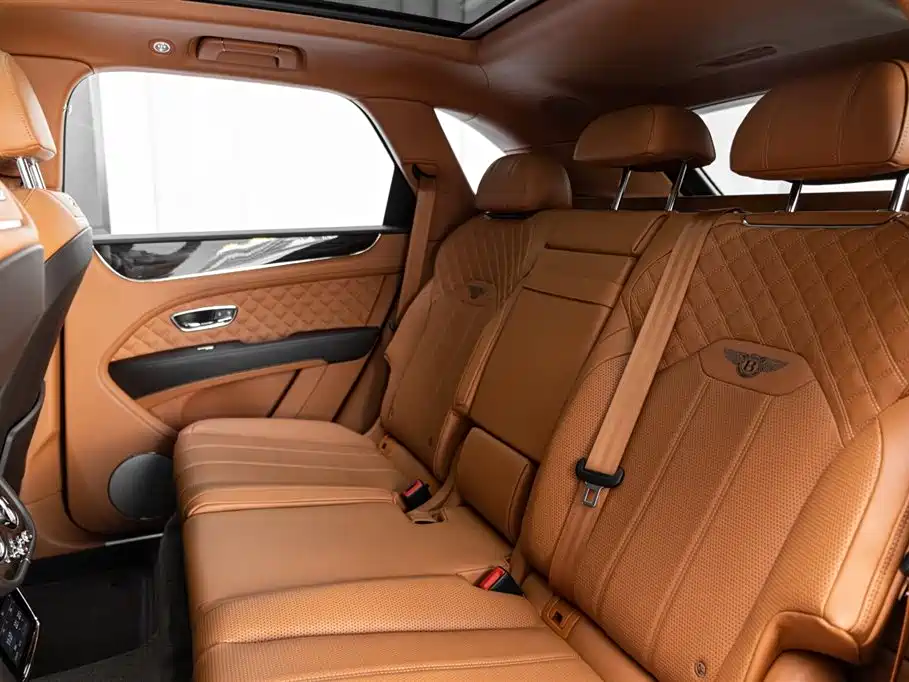 Bentley Bentayga 2022 — фото 11