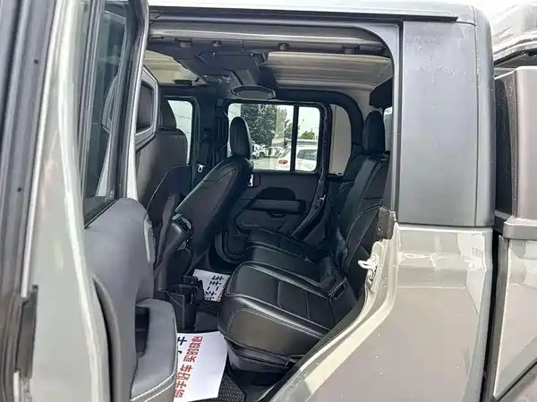 Jeep Gladiator 2025