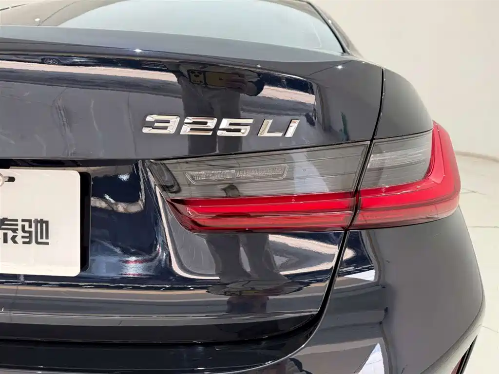 BMW 3 Series 2025 — фото 10