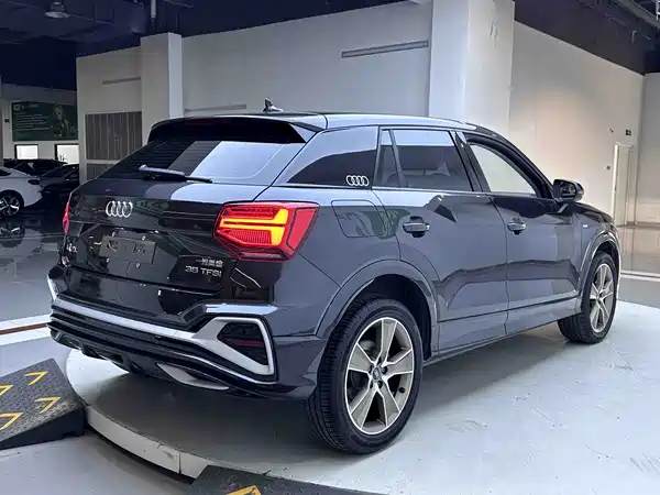 Audi Q2L 2021