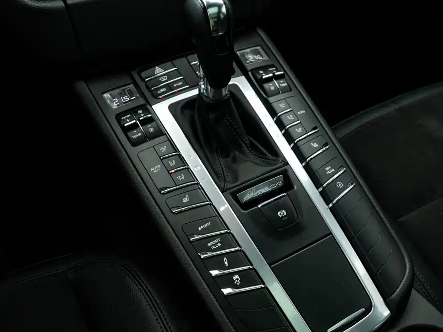 Porsche Macan 2015 — фото 23