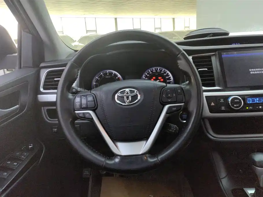 Toyota Highlander 2017 — фото 15