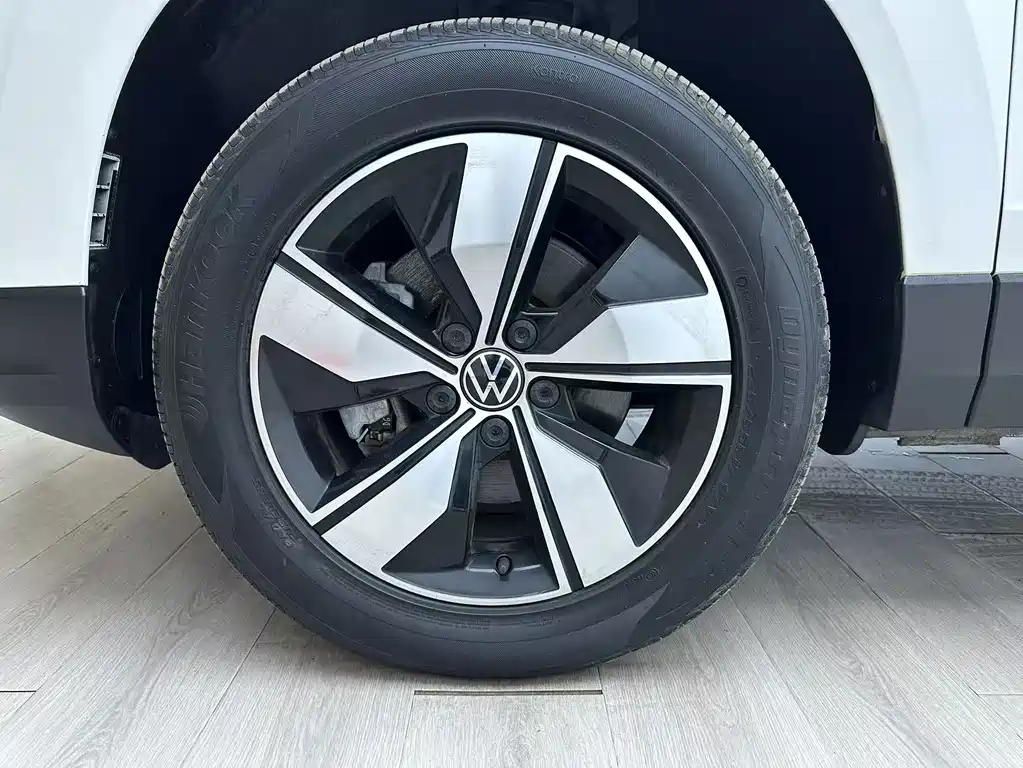 Volkswagen Tharu 2023 — фото 16
