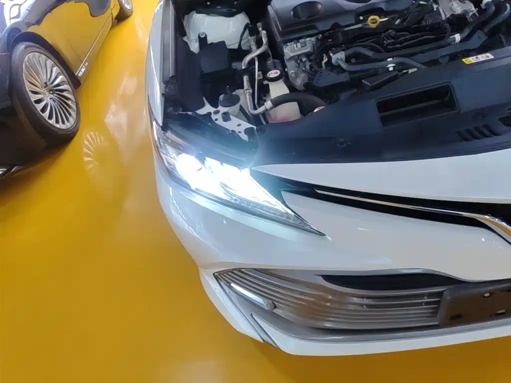 Toyota Camry 2018 — фото 13