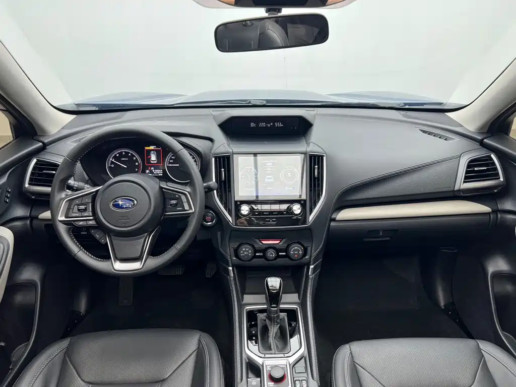 Subaru Forester 2023 — фото 11