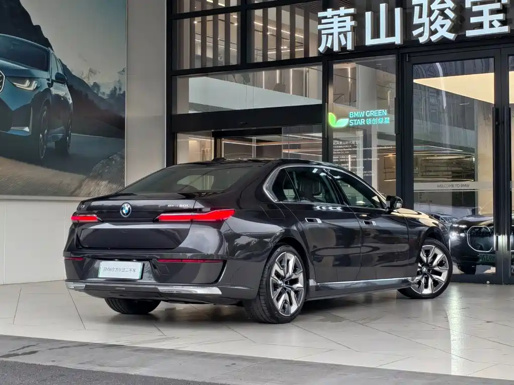 BMW i7 2023 — фото 4