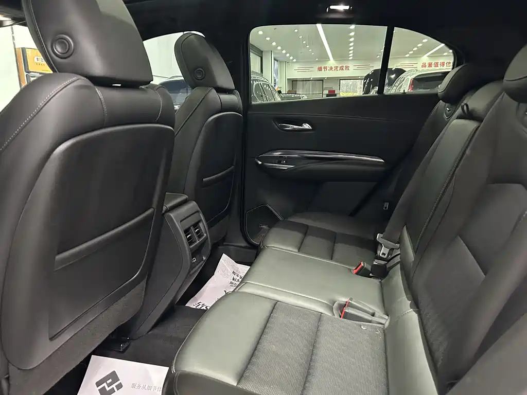 Cadillac XT4 2021 — фото 10