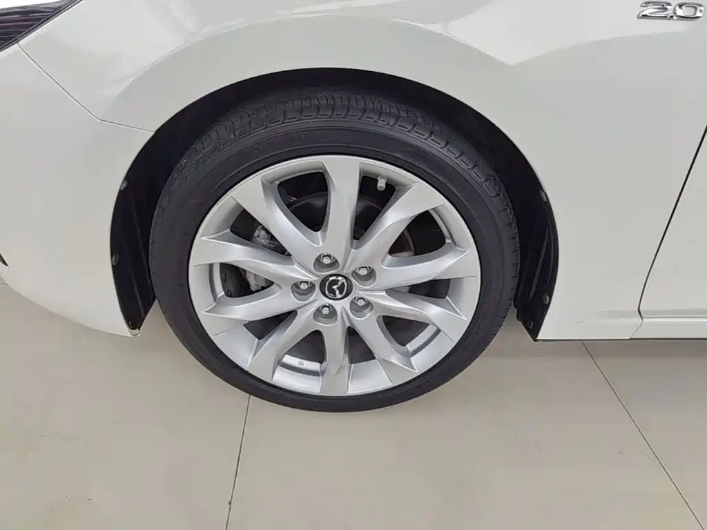 Mazda 3 Axela 2018 — фото 23