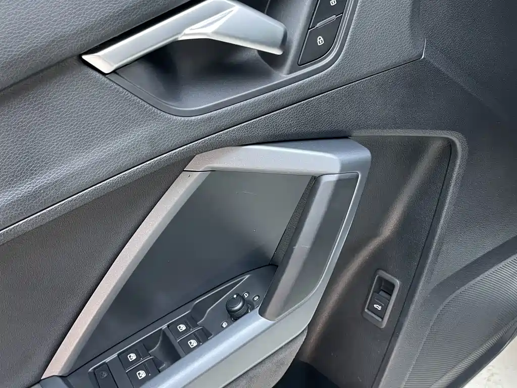 Audi Q3 Sportback 2023 — фото 18