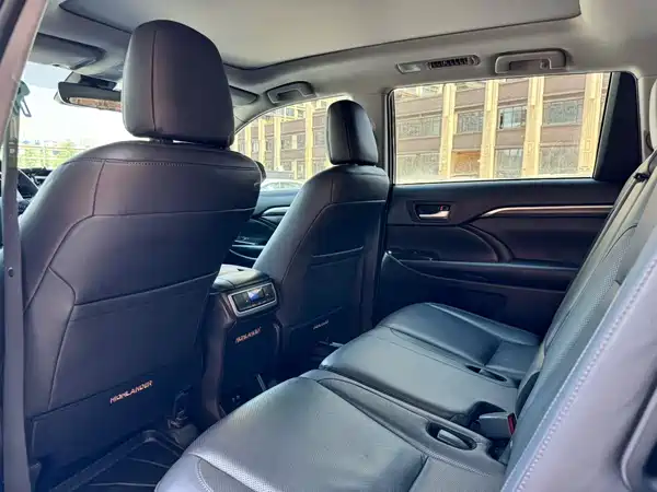 Toyota Highlander 2020