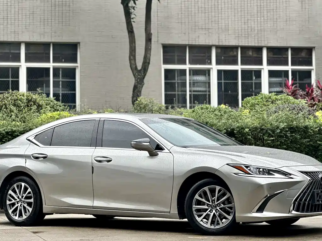 Lexus ES 2022 — фото 3