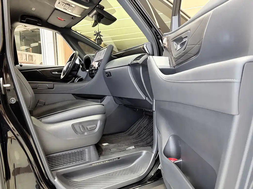 Toyota Vellfire 2025 — фото 26
