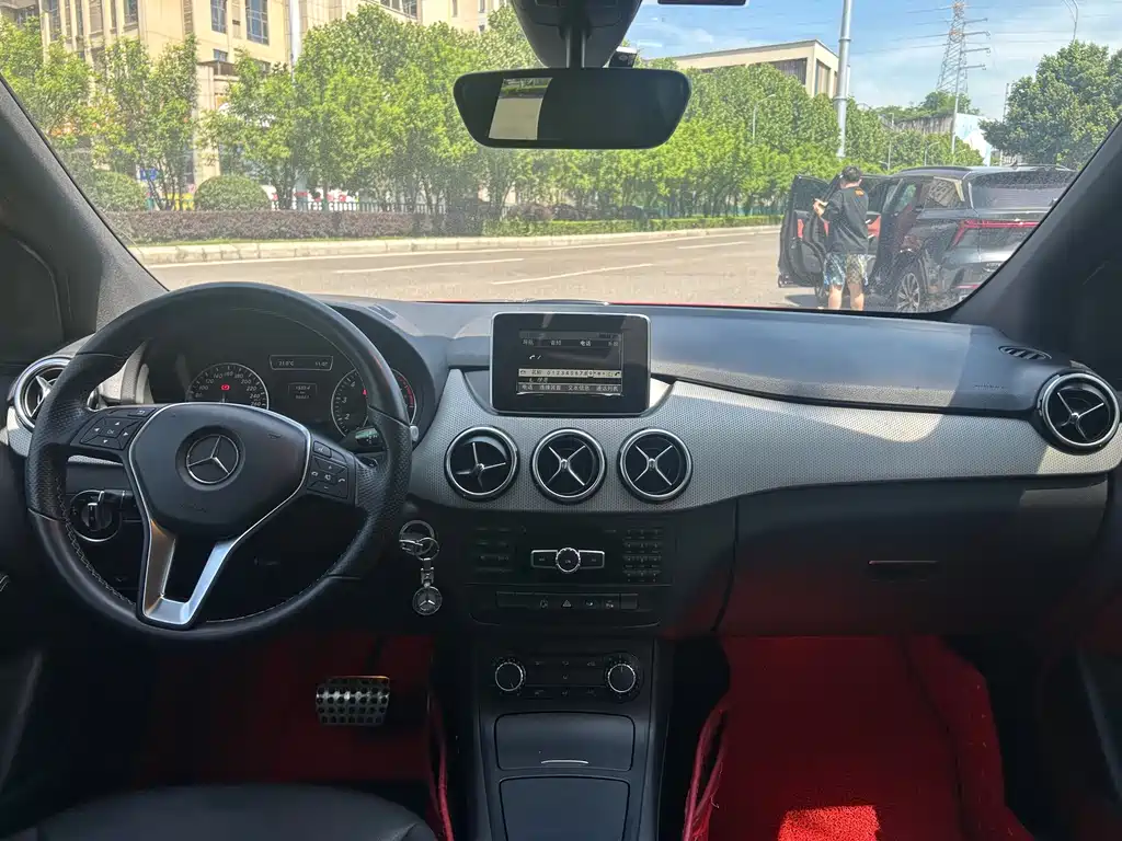 Mercedes-Benz B-Class 2015 — фото 11