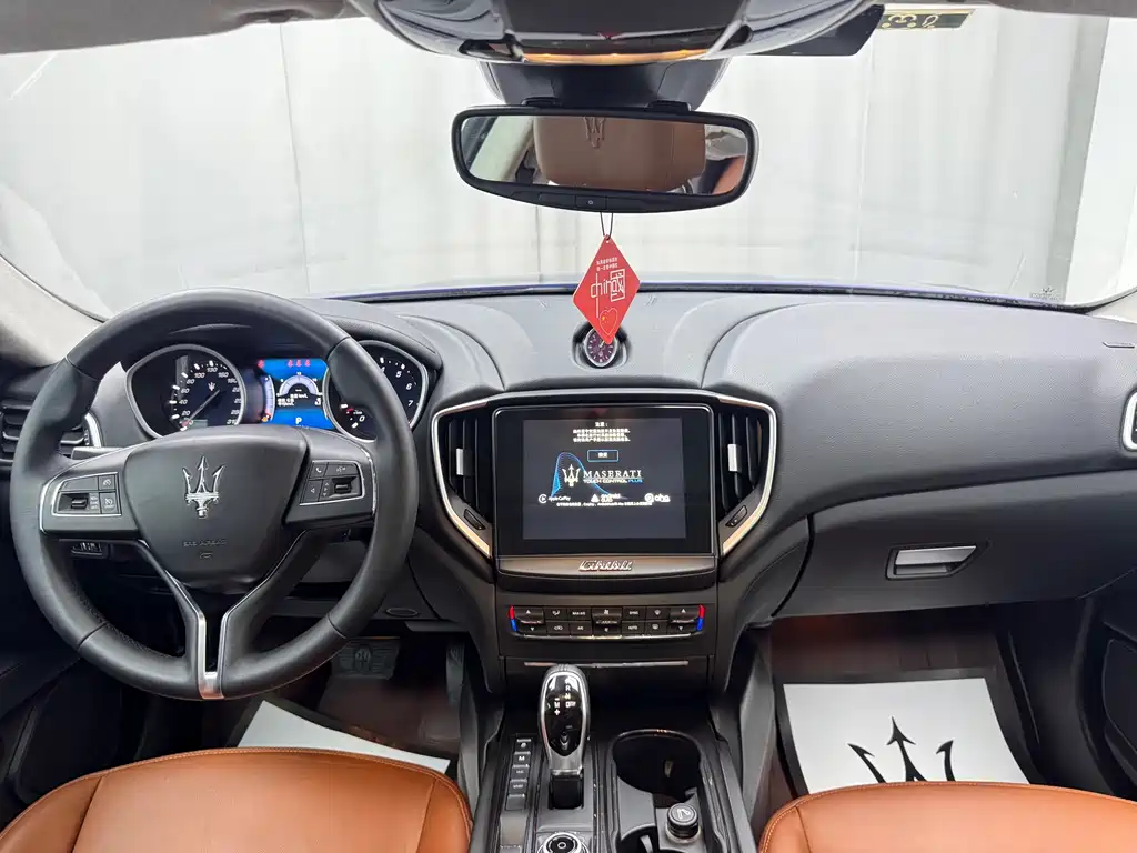 Maserati Ghibli 2017 — фото 12