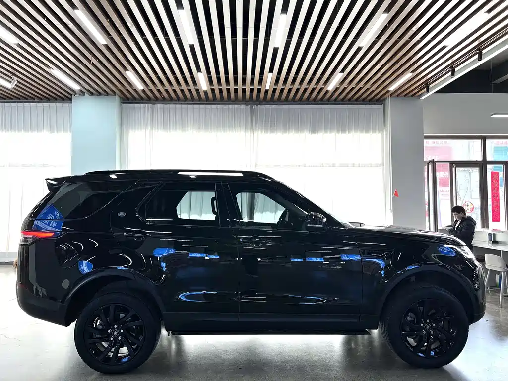 Land Rover Discovery 2018 — фото 16