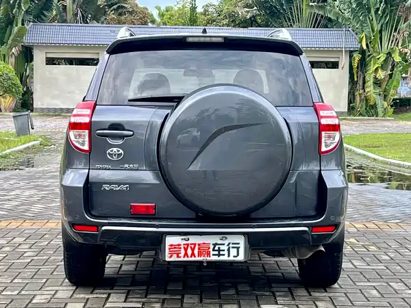 Toyota RAV4 2011