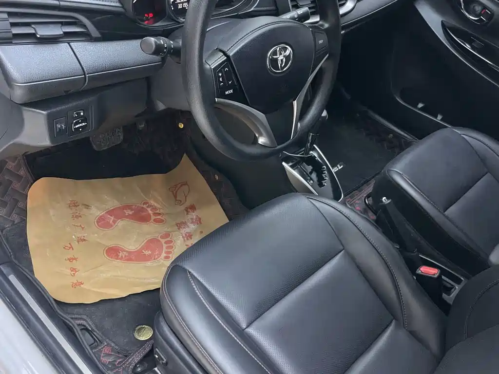 Toyota Yaris L 2022 — фото 18