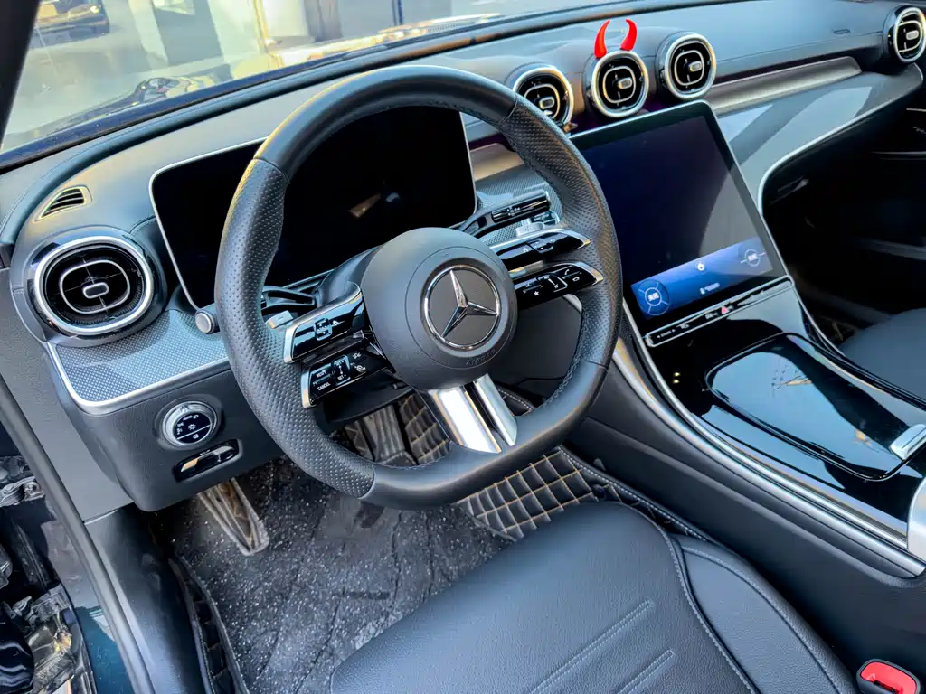 Mercedes-Benz C-Class 2023 — фото 9
