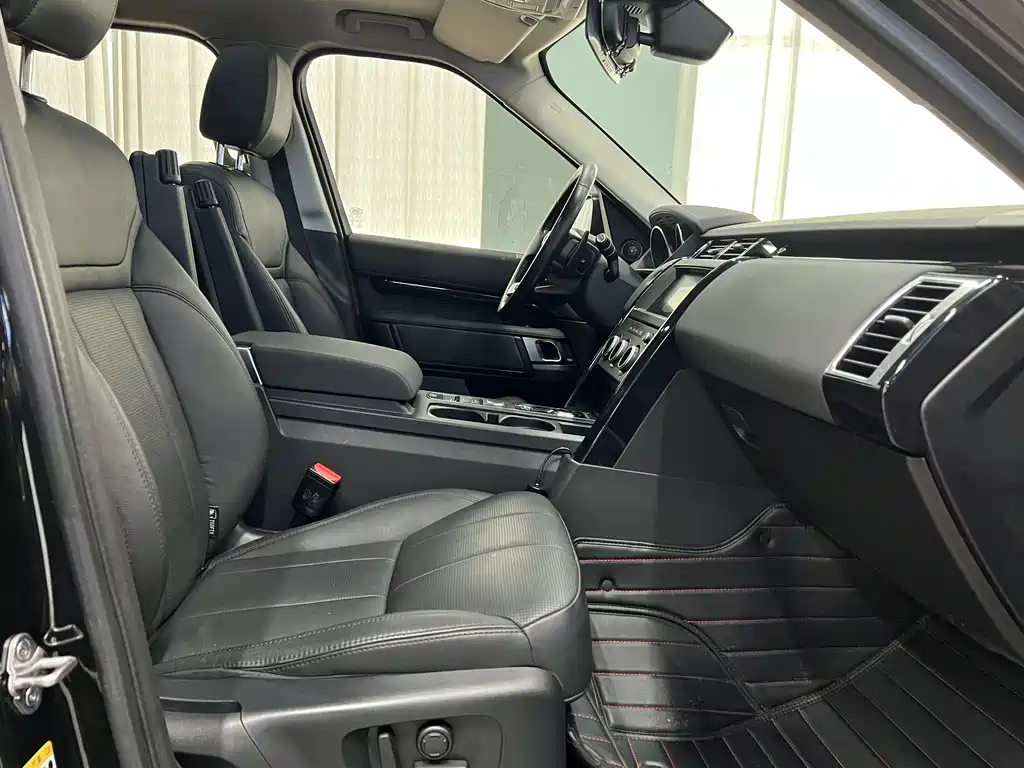 Land Rover Discovery 2018 — фото 8
