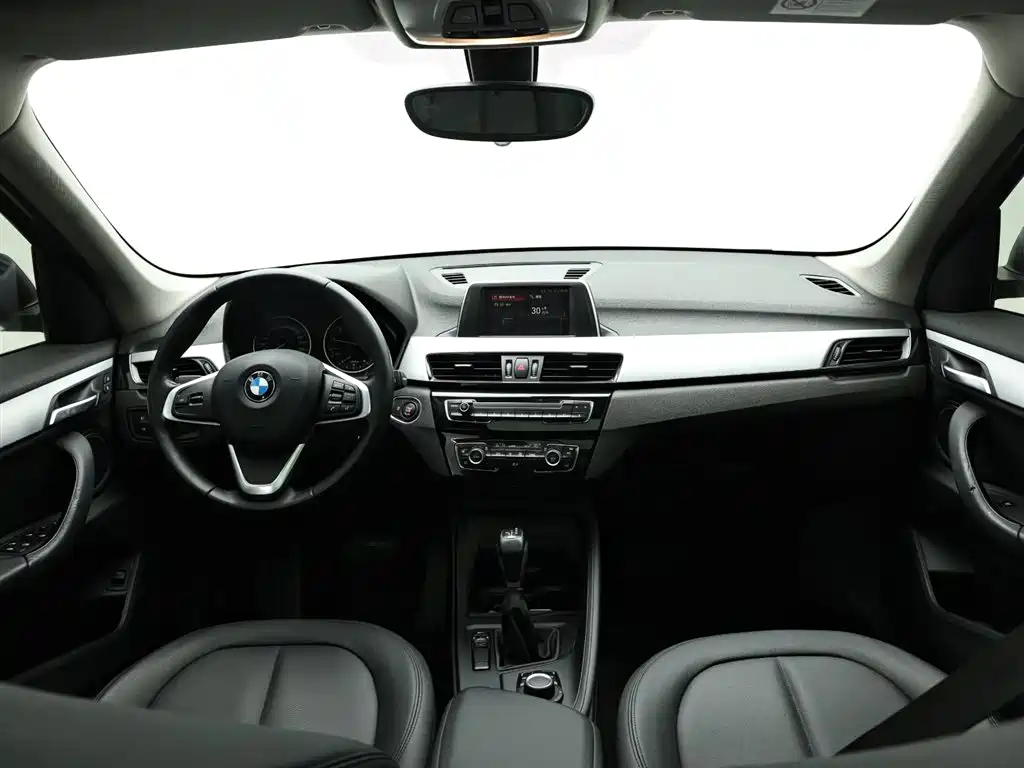 BMW X1 2018 — фото 15