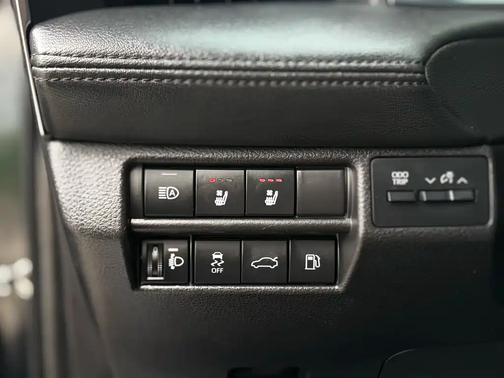 Toyota Avalon 2022 — фото 13