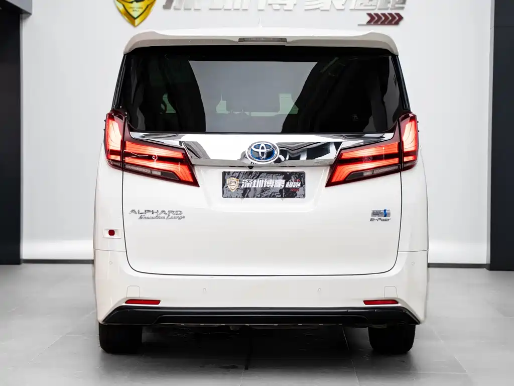 Toyota Alphard 2023 — фото 6