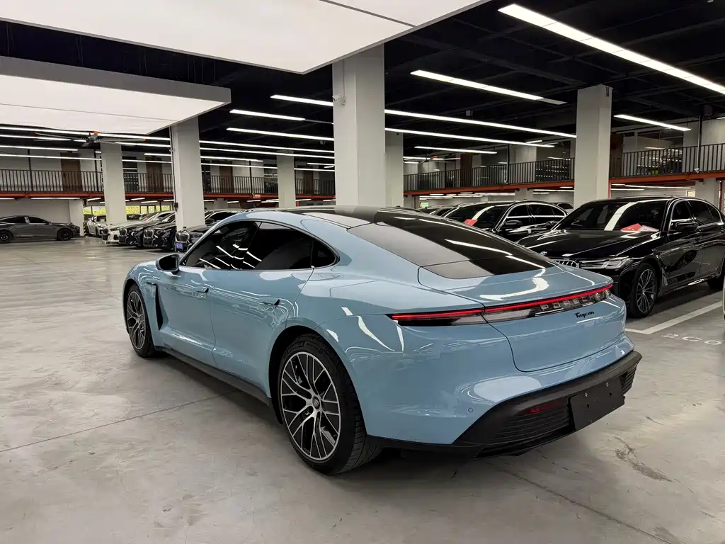 Porsche Taycan 2021 — фото 15