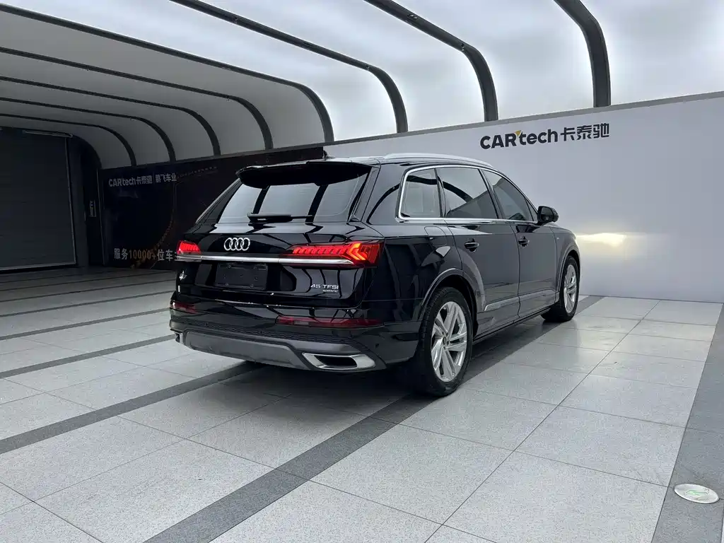 Audi Q7 2023 — фото 5