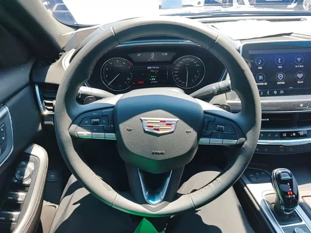 Cadillac CT5 2023 — фото 11