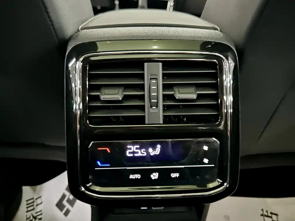 Volkswagen Passat 2023 — фото 11