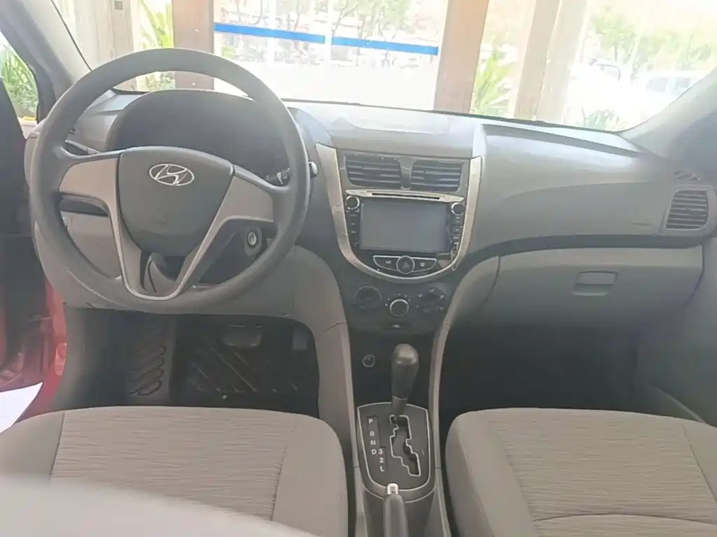 Hyundai Accent 2016 — фото 10