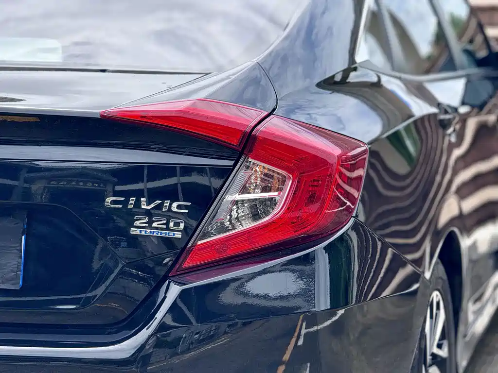 Honda Civic 2017 — фото 11