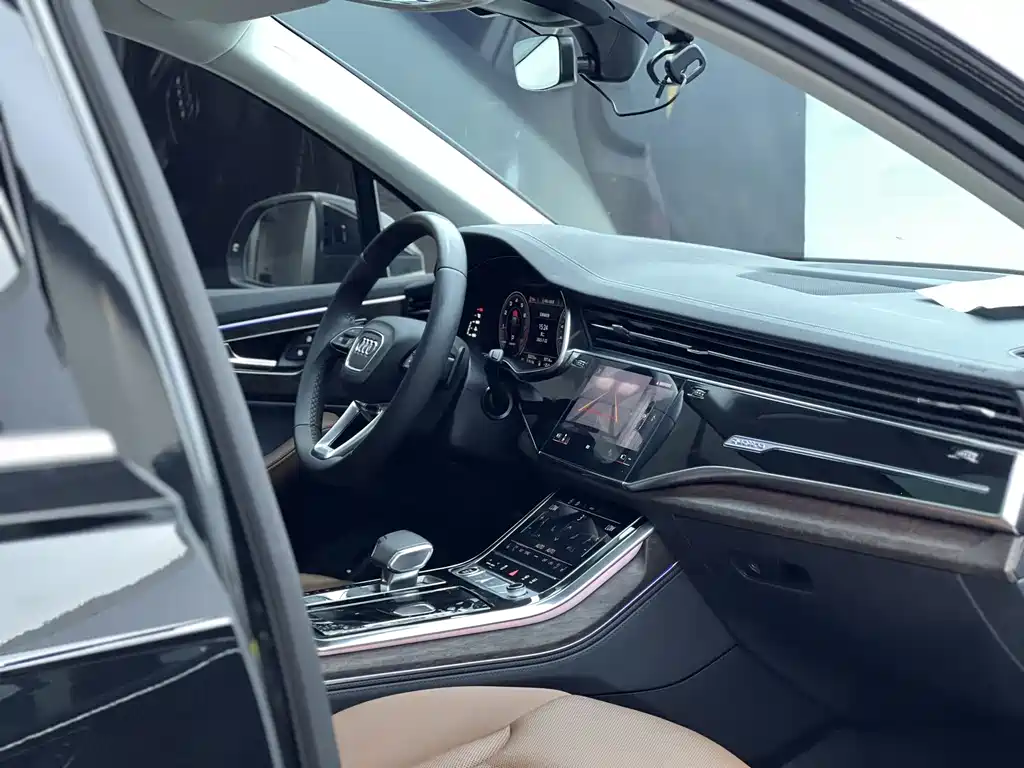 Audi Q7 2023 — фото 20