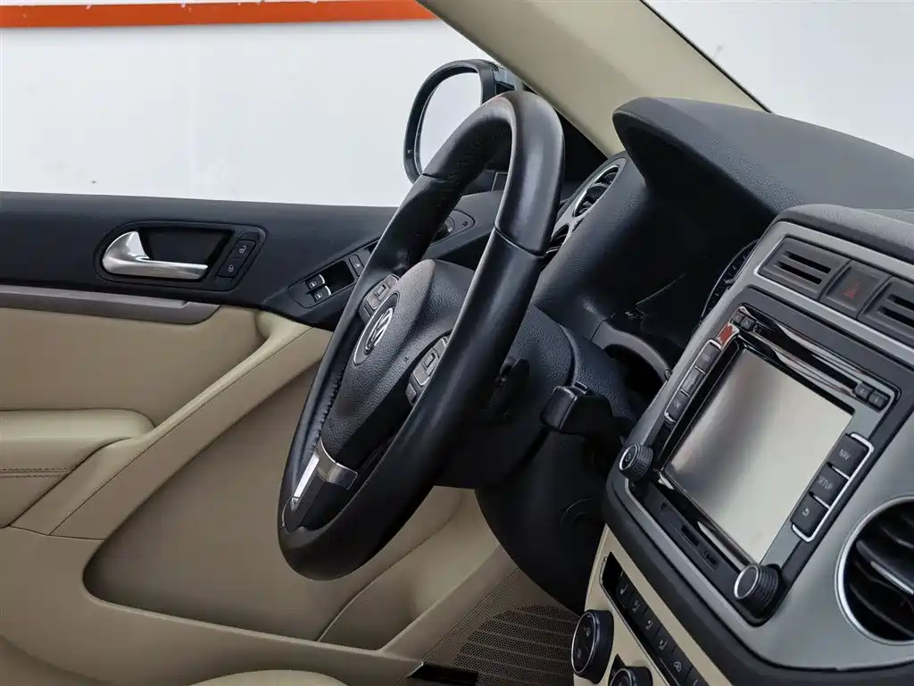 Volkswagen Tiguan 2015 — фото 22