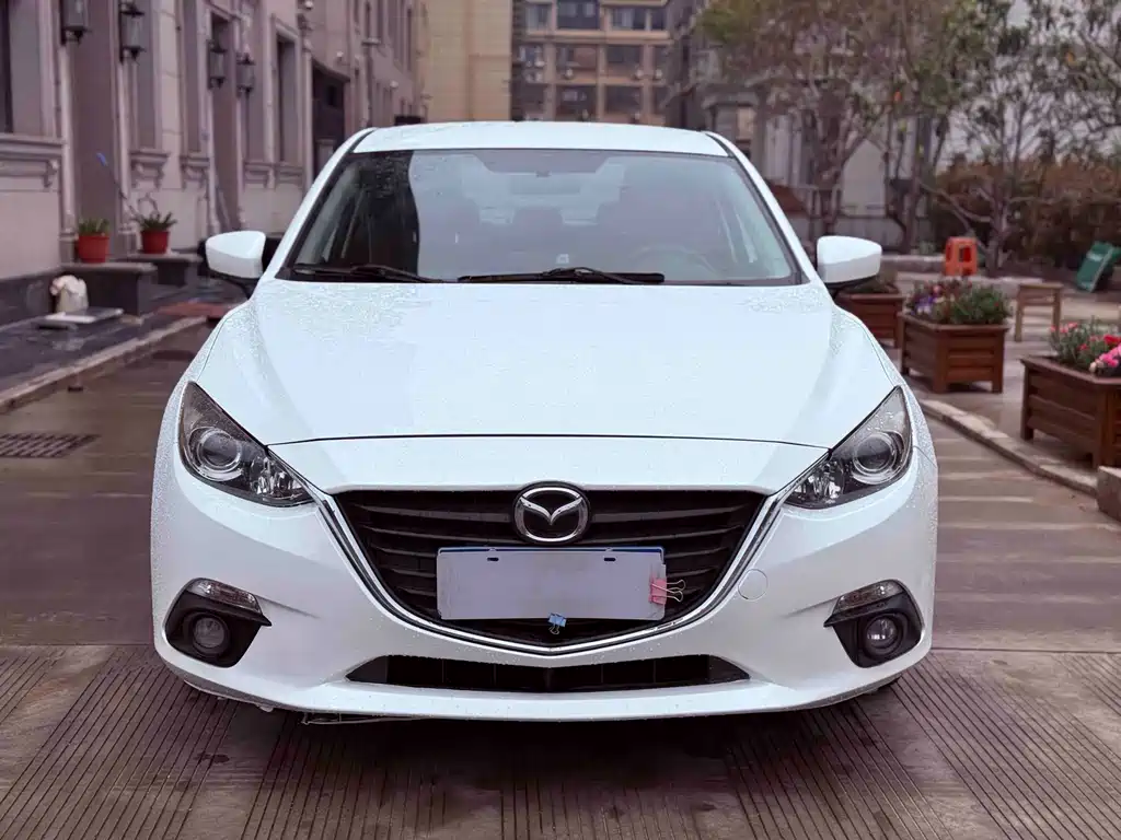 Mazda 3 Axela 2016 — фото 2